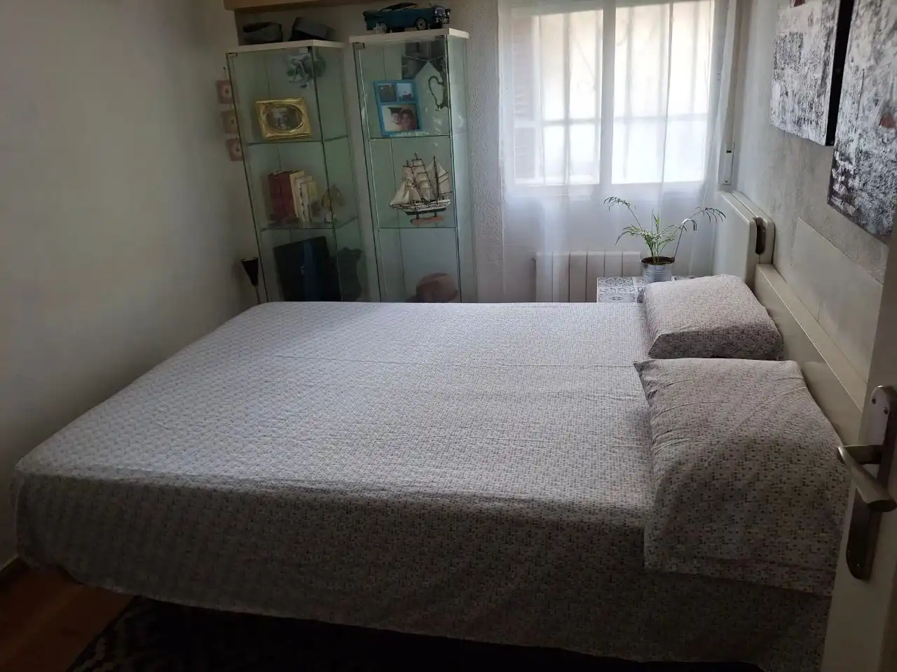 Piso en venta en Calle de Tembleque, 50, Aluche Habitación de Piso en venta en Madrid Capital con Aire acondicionado