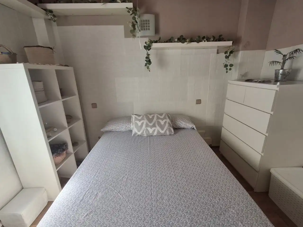 Piso en venta en Calle de Tembleque, 50, Aluche Habitación de Piso en venta en Madrid Capital con Aire acondicionado