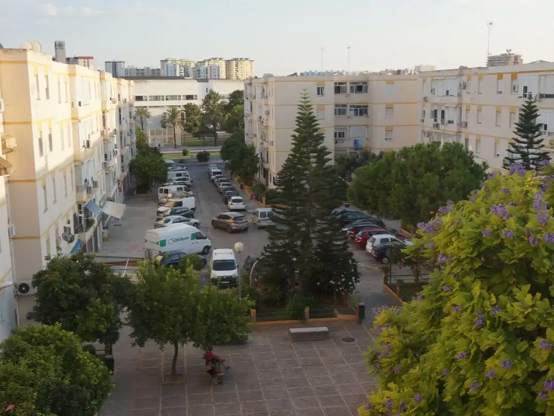 Flat for rent in Plaza los Pinos, Chapín - Campus Universitario - Navinco Exterior view of Flat for rent in Jerez de la Frontera with Air Conditioner and Furnished