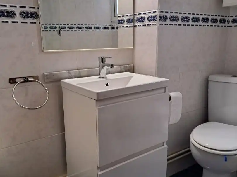 Piso de alquiler en Rúa Zurbarán, 6, Centro Baño de Piso de alquiler en Ferrol con Calefacción, Trastero y Amueblado