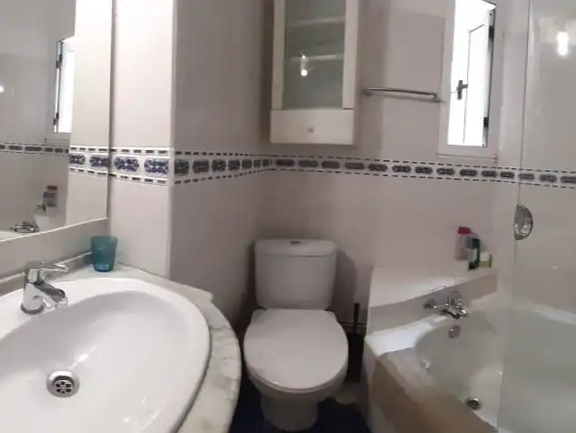 Piso de alquiler en Rúa Zurbarán, 6, Centro Baño de Piso de alquiler en Ferrol con Calefacción, Trastero y Amueblado