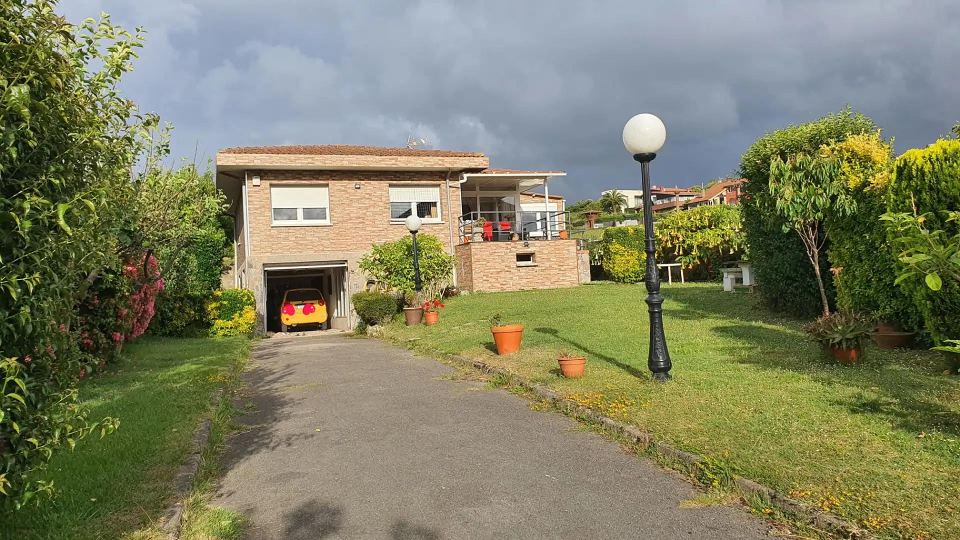 Casa o xalet en venda a Camino Mimosas, 350, Somió Vista exterior de Casa o xalet en venda en Gijón amb Calefacció, Jardí privat i Terrassa