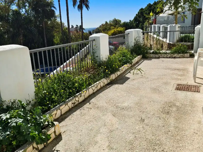 Piso en venta en Urbanizacion Bahia de Casares, 41, Bahía de Casares Vista exterior de Piso en venta en Casares con Terraza, Piscina y Amueblado
