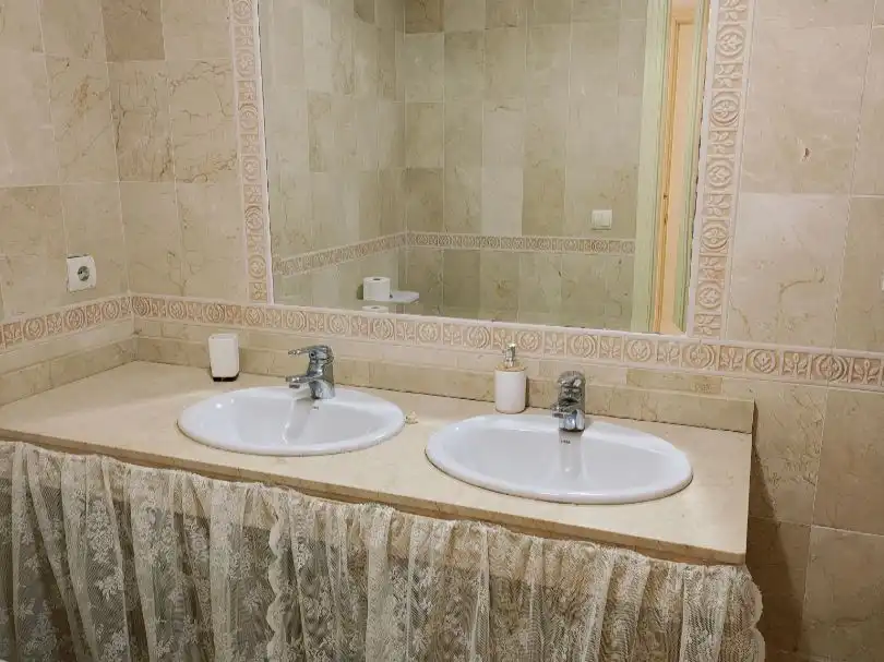 Piso en venta en Urbanizacion Bahia de Casares, 41, Bahía de Casares Baño de Piso en venta en Casares con Terraza, Piscina y Amueblado
