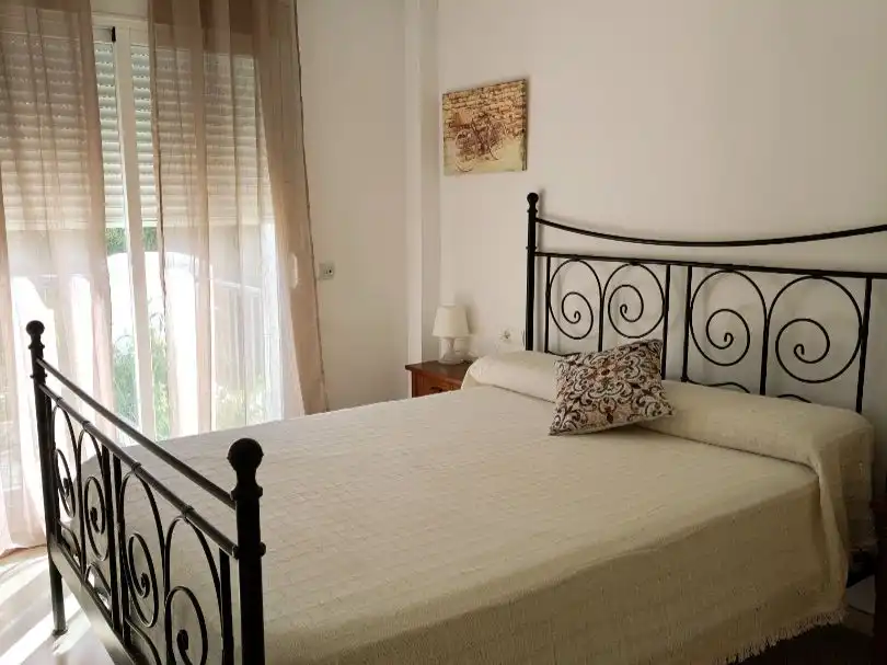Piso en venta en Urbanizacion Bahia de Casares, 41, Bahía de Casares Habitación de Piso en venta en Casares con Terraza, Piscina y Amueblado