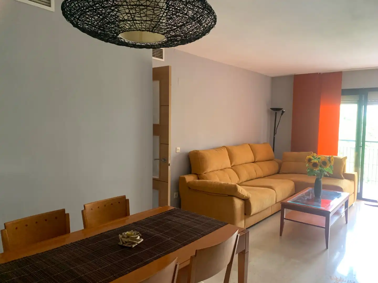 Wohnung zur Miete in Avenida de las Ciencias, 33, Colores - Entreparques Wohnzimmer von Wohnung zur Miete in Sevilla Capital mit Klimaanlage, Terrasse und Schwimmbad