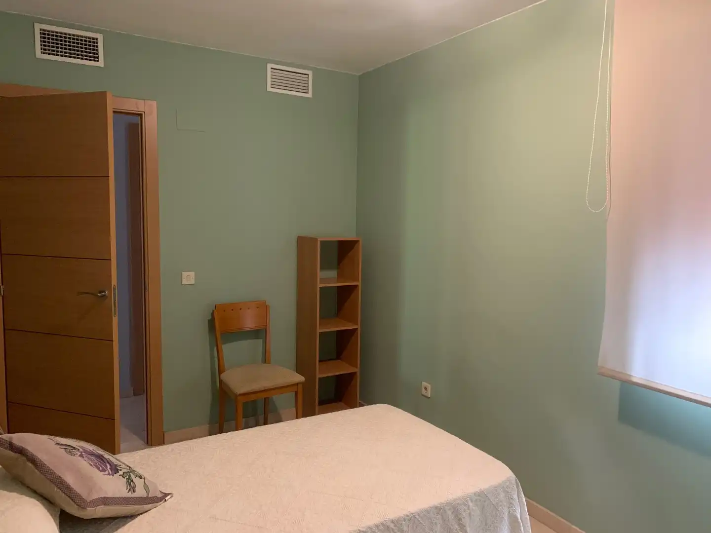 Wohnung zur Miete in Avenida de las Ciencias, 33, Colores - Entreparques Schlafzimmer von Wohnung zur Miete in Sevilla Capital mit Klimaanlage, Terrasse und Schwimmbad