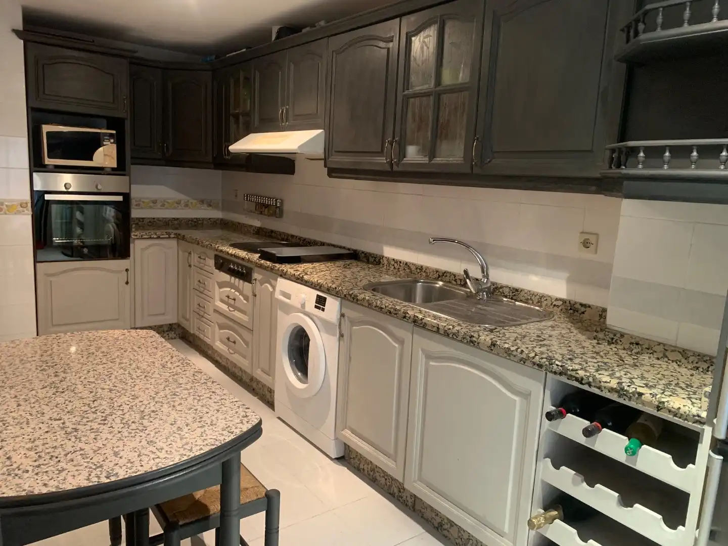 Wohnung zur Miete in Avenida de las Ciencias, 33, Colores - Entreparques Küche von Wohnung zur Miete in Sevilla Capital mit Klimaanlage, Terrasse und Schwimmbad