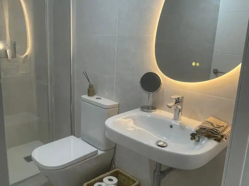 Flat for rent in Calle San Juan, 35, El Pópulo - Santa María Bathroom of Flat for rent in Cádiz with Furnished, Balcony and Video intercom