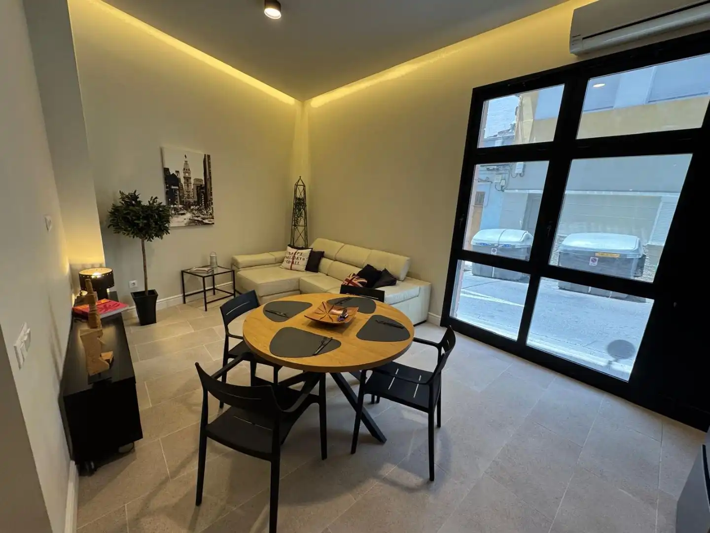 Flat for rent in Calle Prosperidad, 28, Salamanca - Uruguay Living room of Flat for rent in Santa Cruz de Tenerife with Air Conditioner and Furnished