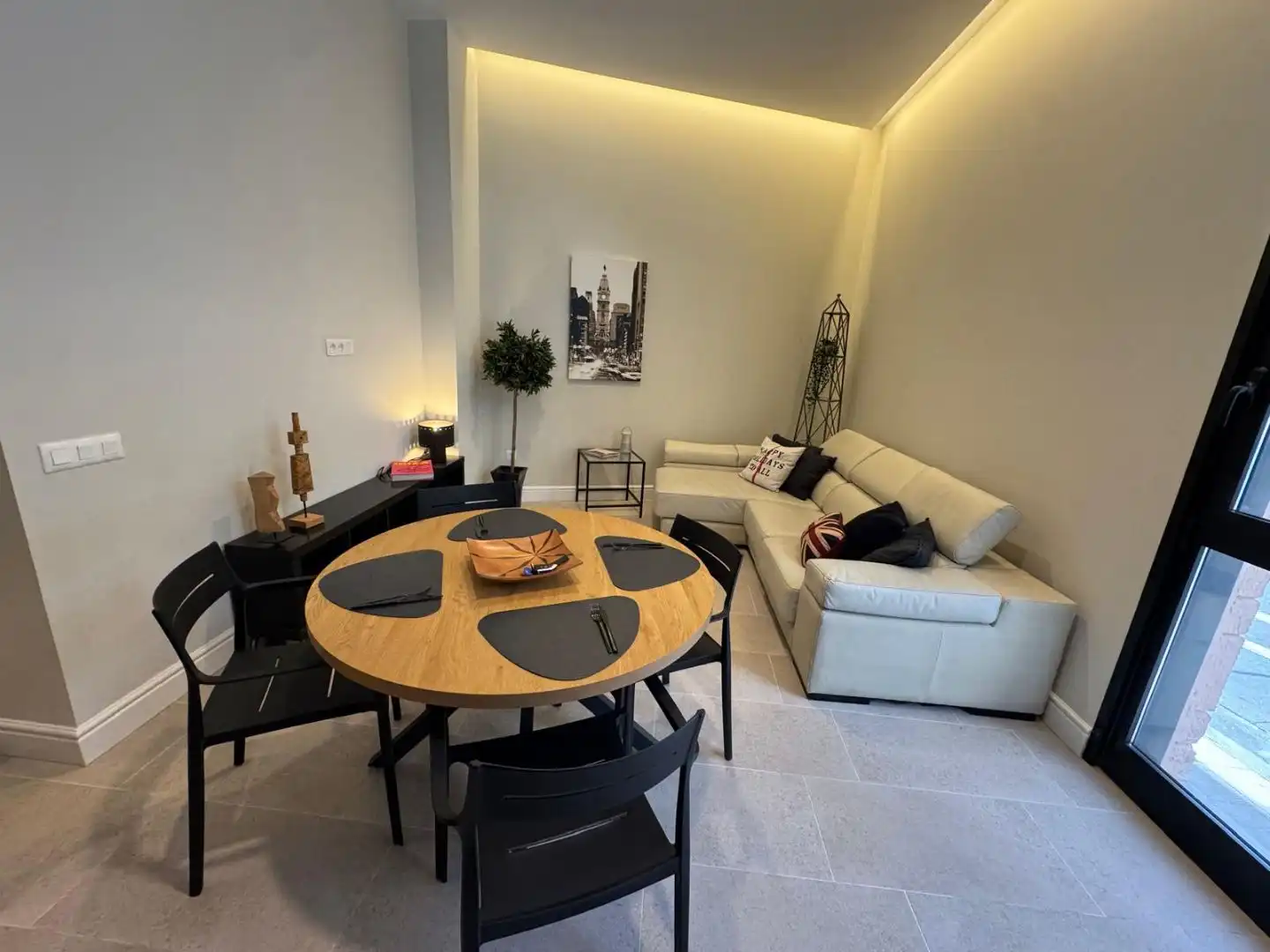 Flat for rent in Calle Prosperidad, 28, Salamanca - Uruguay Living room of Flat for rent in Santa Cruz de Tenerife with Air Conditioner and Furnished
