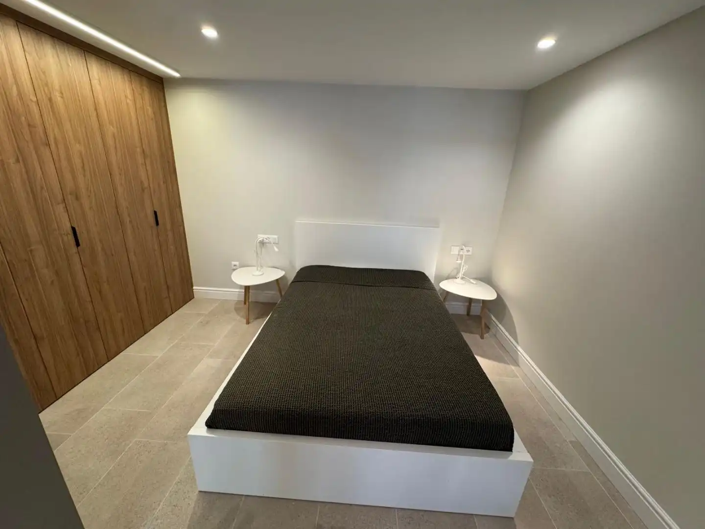 Flat for rent in Calle Prosperidad, 28, Salamanca - Uruguay Flat for rent in Santa Cruz de Tenerife with Air Conditioner and Furnished