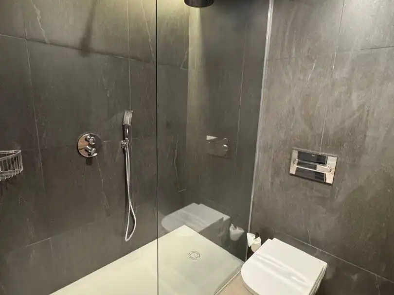 Flat for rent in Calle Prosperidad, 28, Salamanca - Uruguay Bathroom of Flat for rent in Santa Cruz de Tenerife with Air Conditioner and Furnished