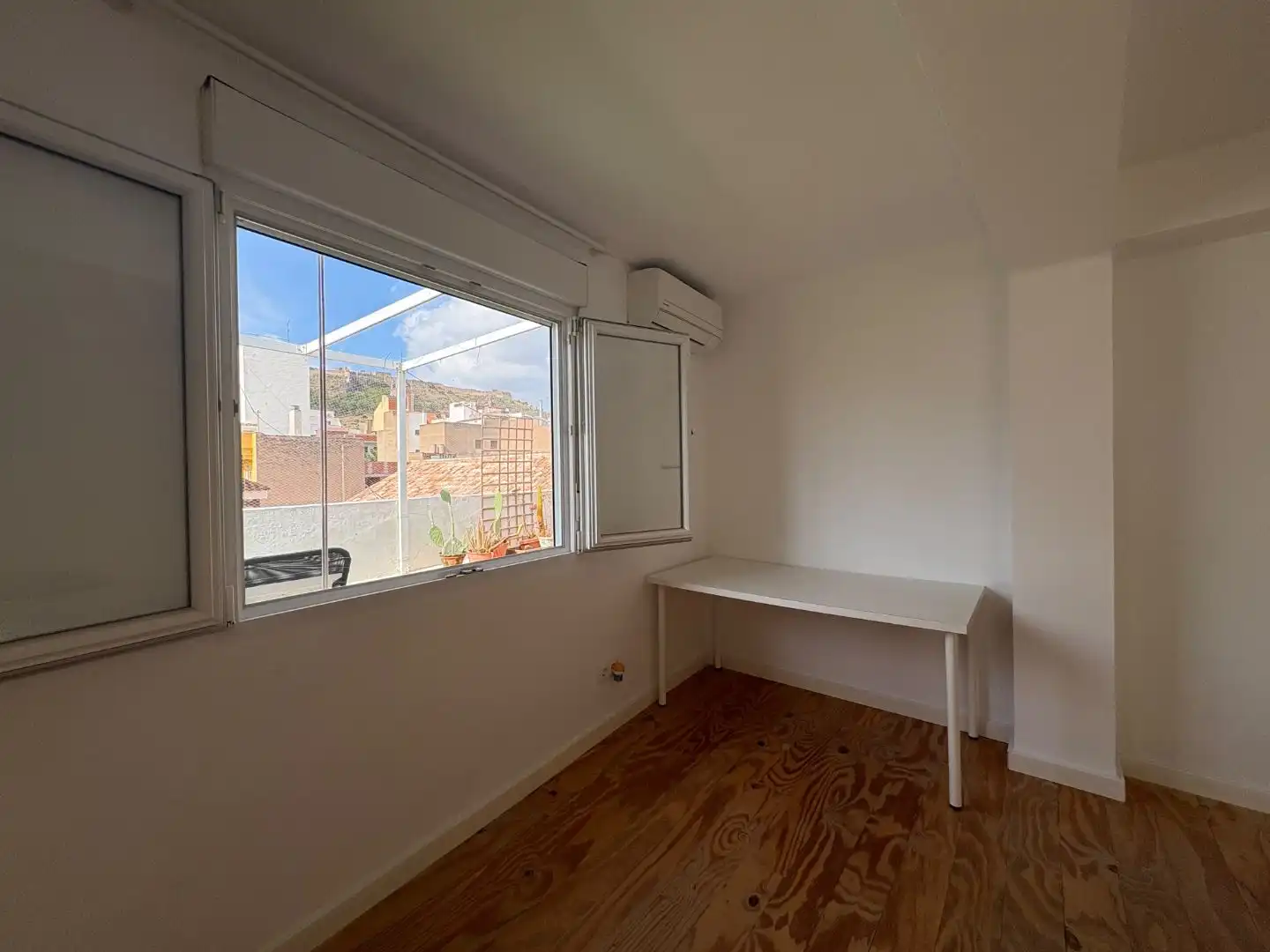 Dachboden zur Miete in Carrer Marco, 5, Antigua Moreria Schlafzimmer von Dachboden zur Miete in Sagunto / Sagunt mit Klimaanlage, Heizung und Parkett