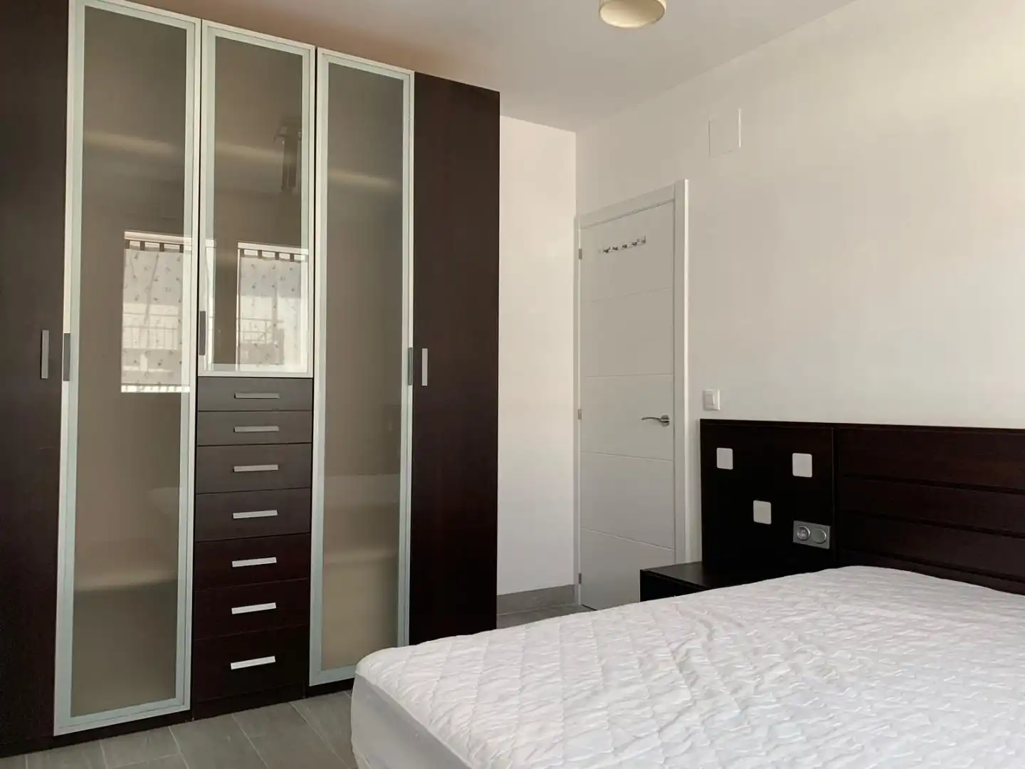 Wohnung zur Miete in Calle Madreselva, 3, San Miguel Schlafzimmer von Wohnung zur Miete in Armilla mit Klimaanlage, Heizung und Privatgarten