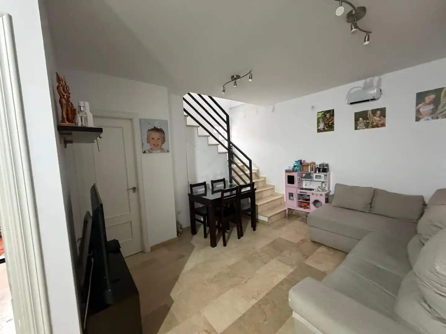 Duplexes for sale in Avenida de Málaga, Centro Living room of Duplexes for sale in Chipiona with Air Conditioner, Heating and Furnished