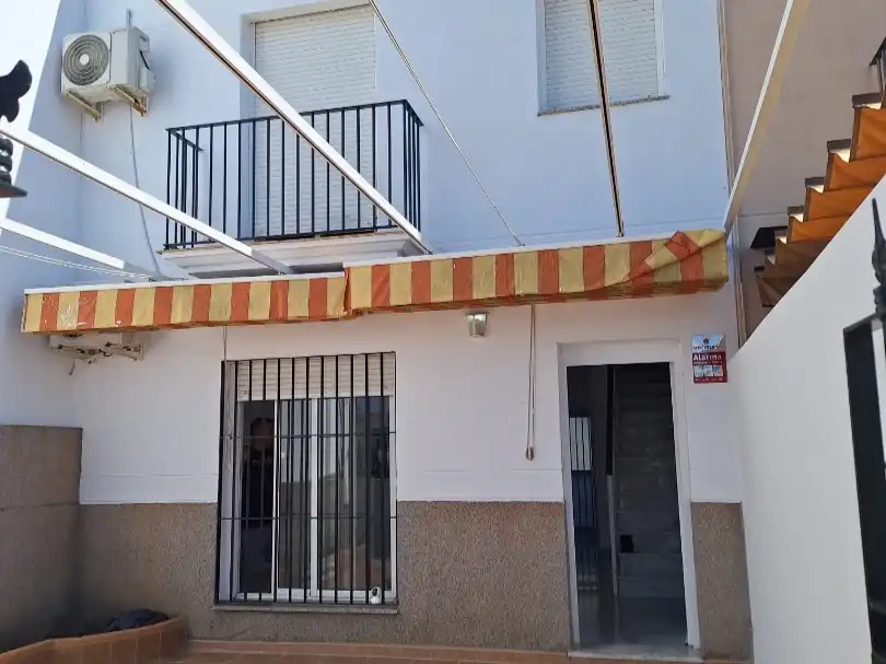 Houses for sale in Calle Buganvilla, 1, La Algaba Exterior view of Houses for sale in La Algaba with Air Conditioner, Terrace and Balcony