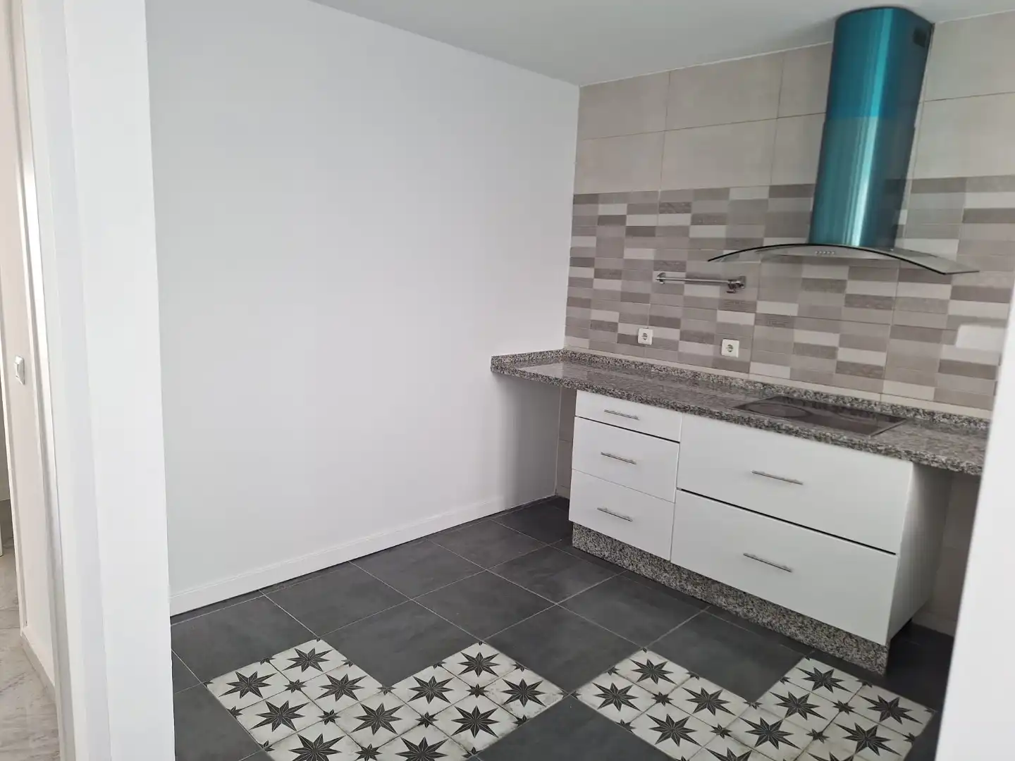 Houses for sale in Calle Buganvilla, 1, La Algaba Kitchen of Houses for sale in La Algaba with Air Conditioner, Terrace and Balcony