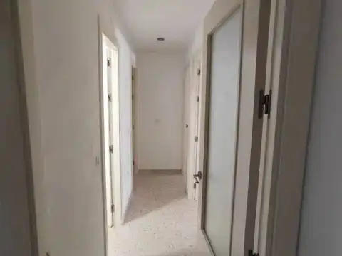 Wohnung zur Miete in  Sevilla Capital mit Klimaanlage und Balkon