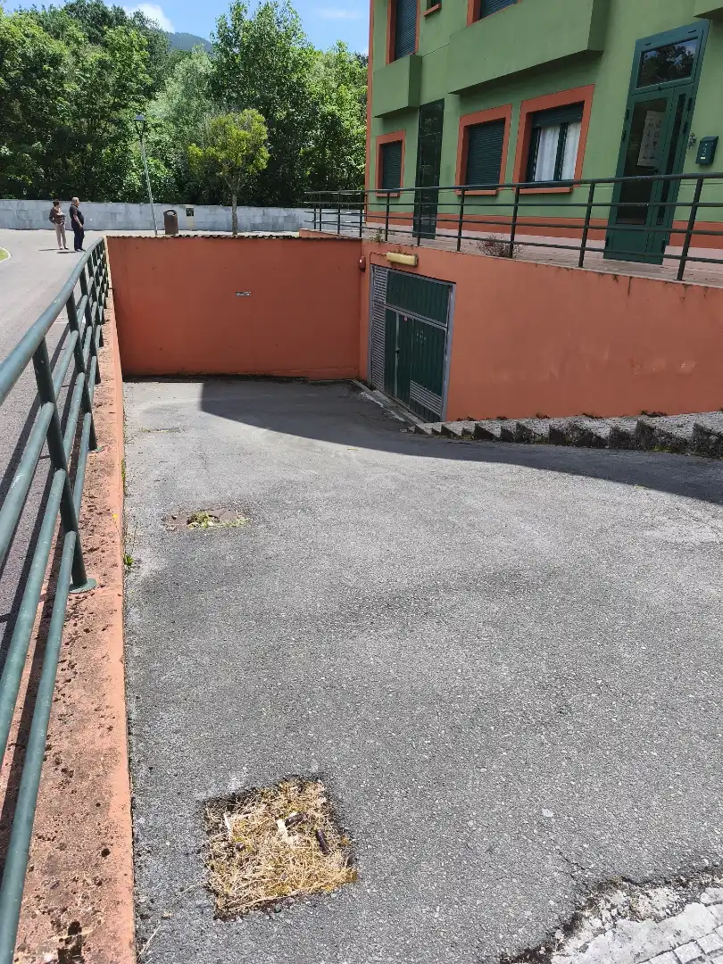 Garage zur Miete in Calle del Alisu, 4, Parres Parkplatz von Garage zur Miete in Parres