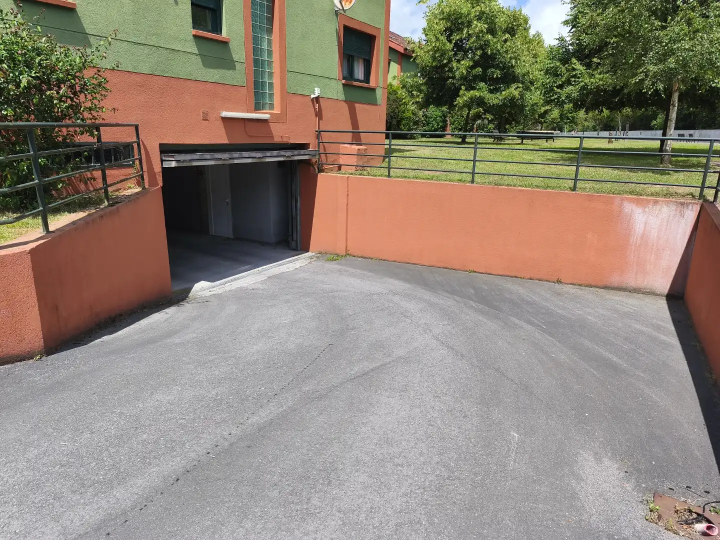 Garage zur Miete in Calle del Alisu, 4, Parres Parkplatz von Garage zur Miete in Parres