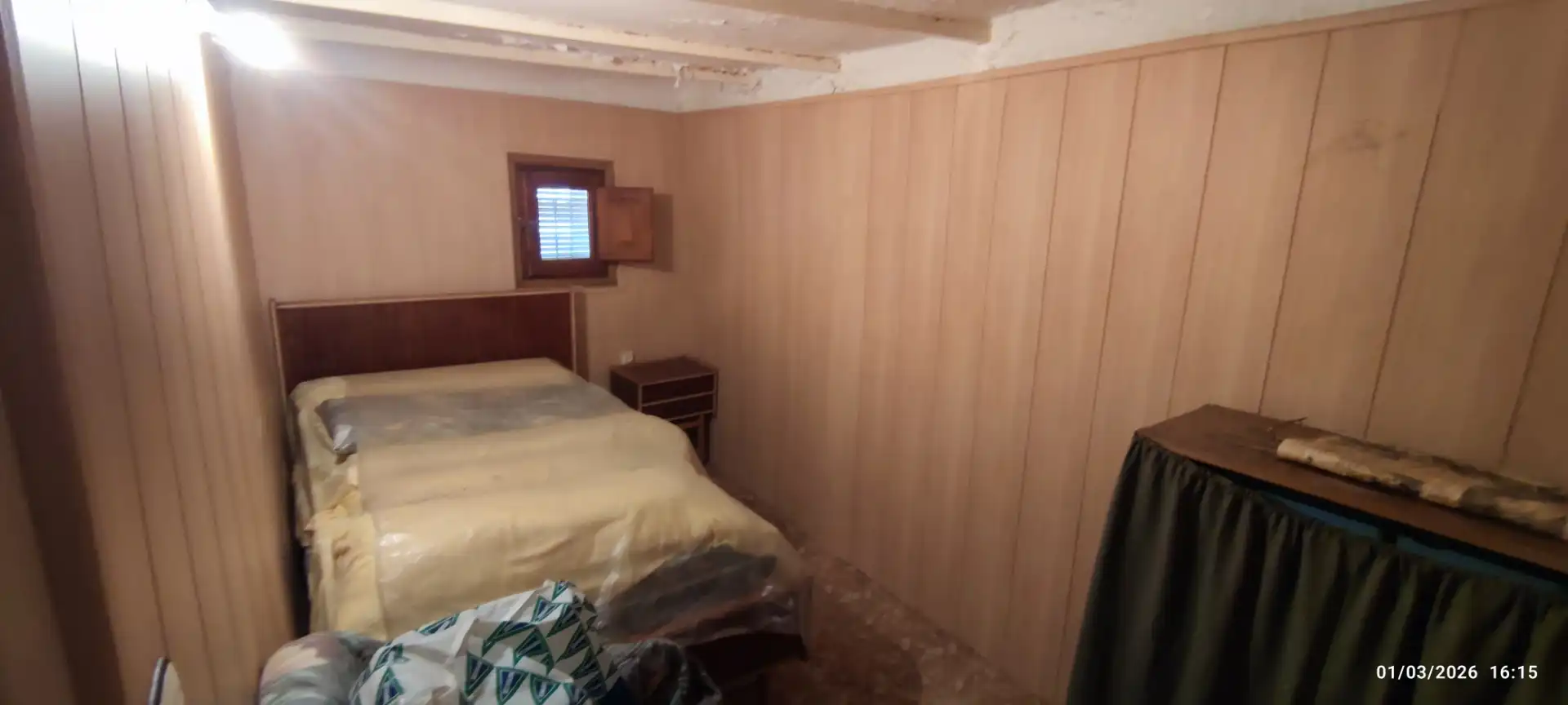 Casa adosada en venta en Calle Hospital, Maluenda Habitación de Casa adosada en venta en Maluenda con Jardín privado y Amueblado