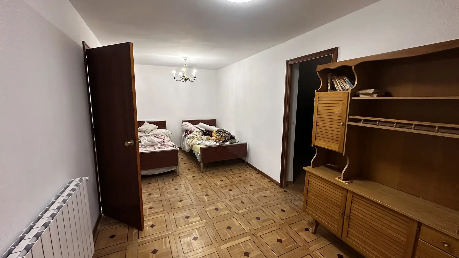 Casa adosada en venda a Calle de la Iglesia, 8, Cerezo de Abajo Dormitori de Casa adosada en venda en Cerezo de Abajo amb Calefacció i Parquet