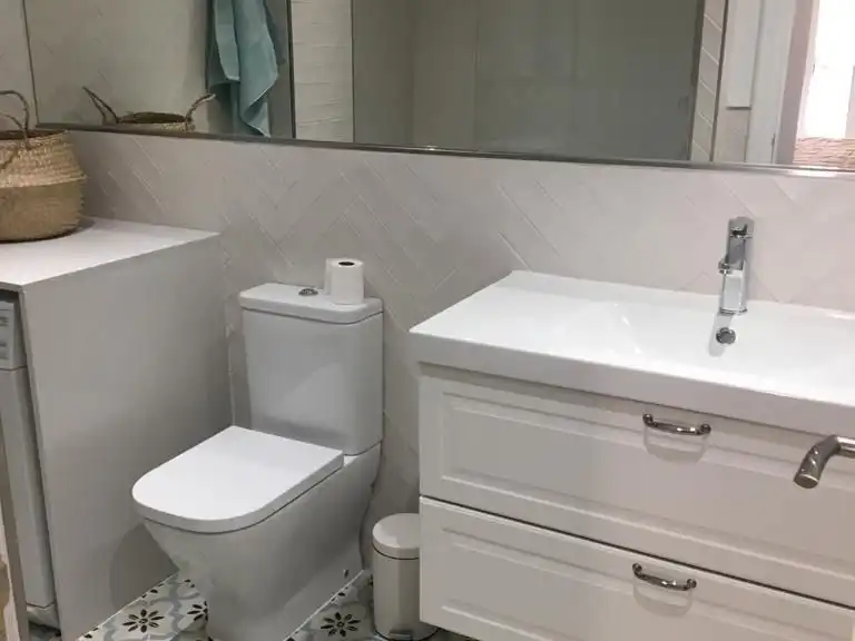 Baño de Ático de alquiler en Mijas con Aire acondicionado, Terraza y Piscina