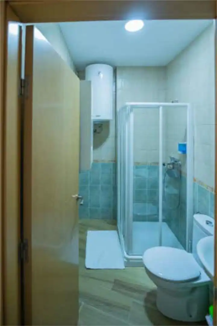 Piso de alquiler en Rus Baño de Piso de alquiler en Rus con Calefacción, Terraza y Amueblado