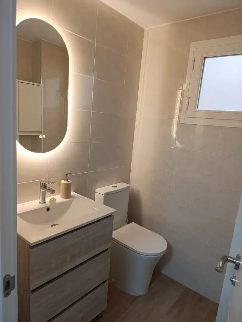 Flat for rent in Avenida del Obispo Quesada, 22, El Cerro - Carretera de San Rafael Bathroom of Flat for rent in Segovia with Heating, Terrace and Storage room