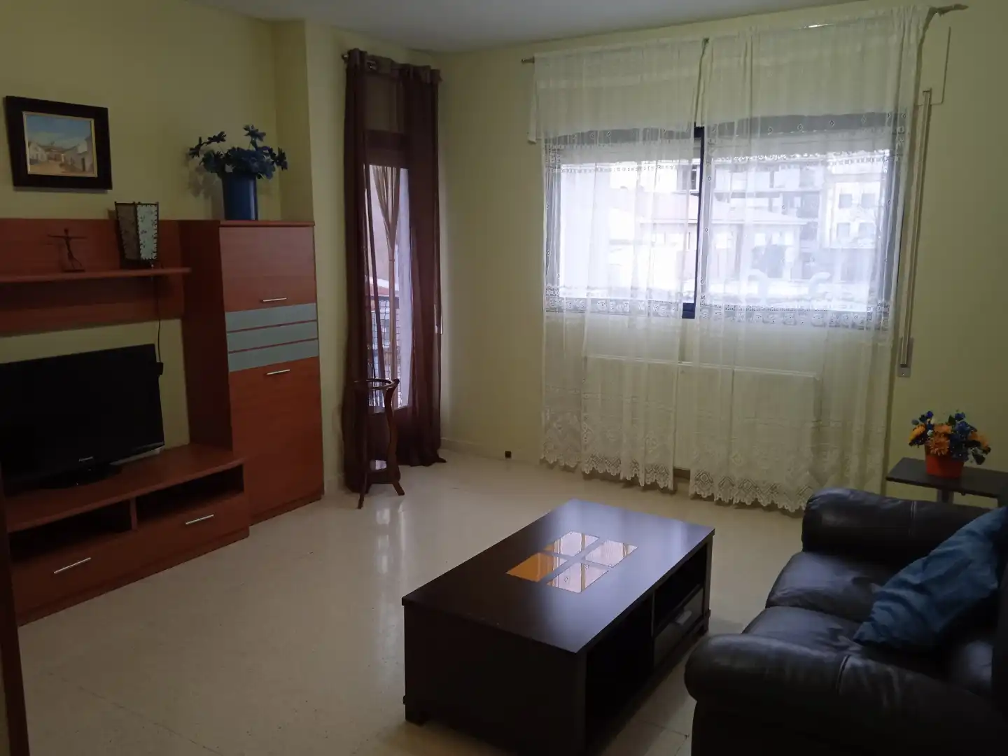 Apartamento de alquiler en Avenida Primero de Julio, 38, Valdepeñas Sala de estar de Apartamento de alquiler en Valdepeñas con Calefacción, Amueblado y Horno