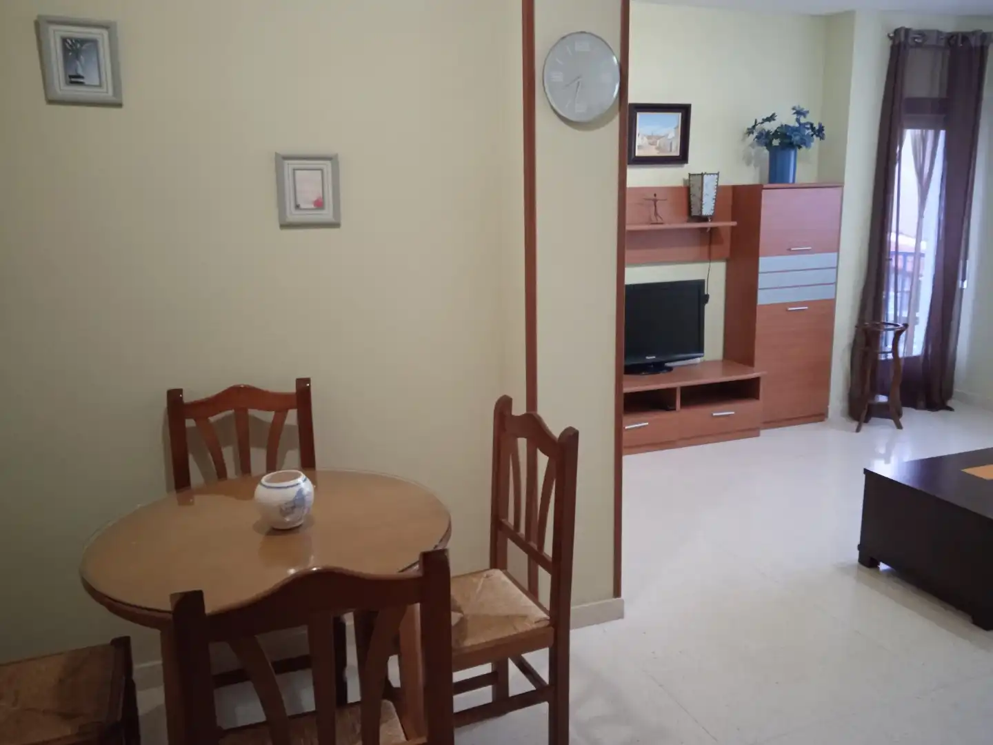 Apartamento de alquiler en Avenida Primero de Julio, 38, Valdepeñas Comedor de Apartamento de alquiler en Valdepeñas con Calefacción, Amueblado y Horno