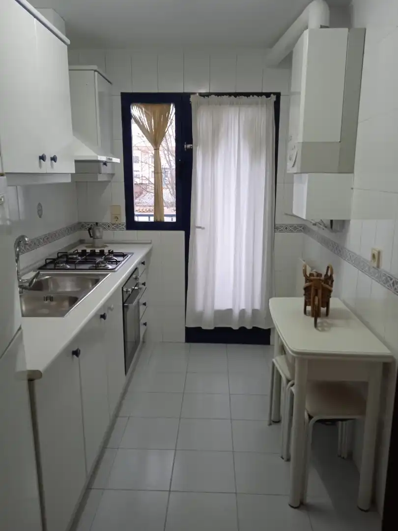 Apartamento de alquiler en Avenida Primero de Julio, 38, Valdepeñas Cocina de Apartamento de alquiler en Valdepeñas con Calefacción, Amueblado y Horno