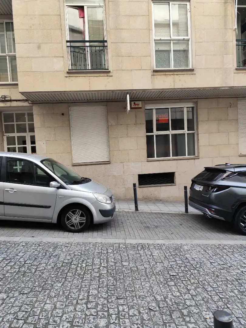 Parking de Oficina de alquiler en Ourense Capital 