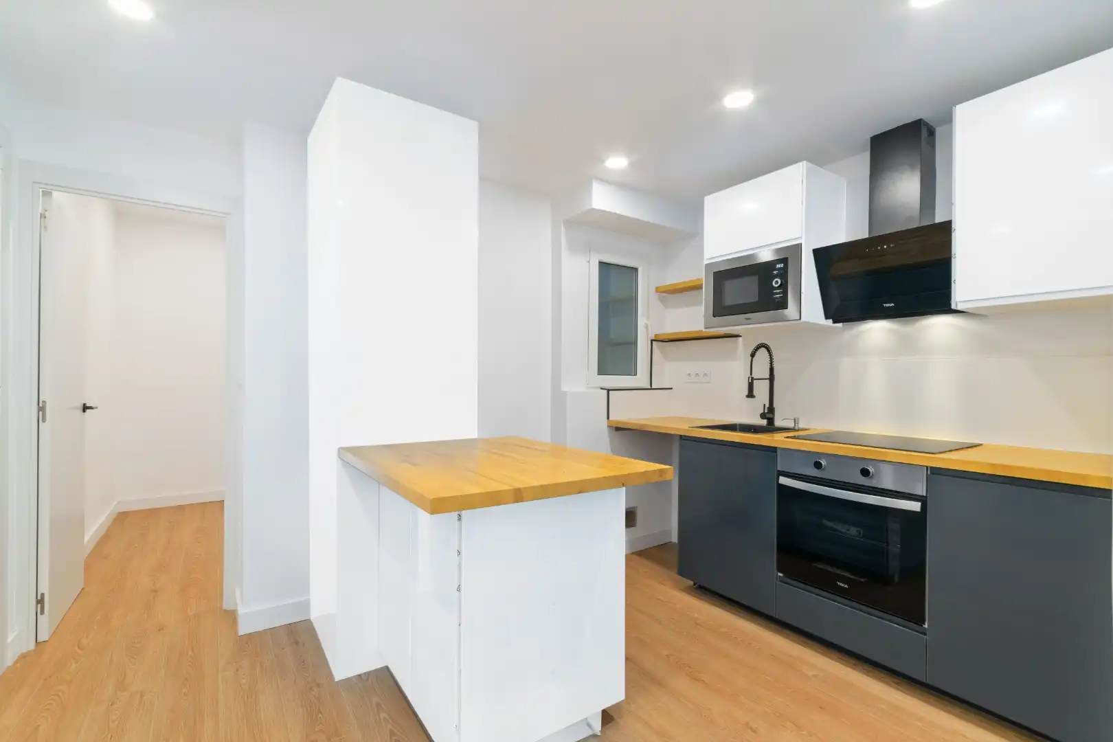 Wohnung zum Verkauf in C-14, 118, Tàrrega Küche von Wohnung zum Verkauf in Tàrrega mit Abstellraum, Schwimmbad und Gemeinschaftsparkplatz