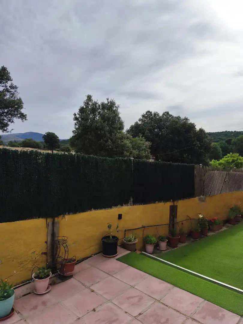 Casa adosada en venta en Urbanización La Viña, Navaluenga Jardín de Casa adosada en venta en Navaluenga con Calefacción, Jardín privado y Parquet