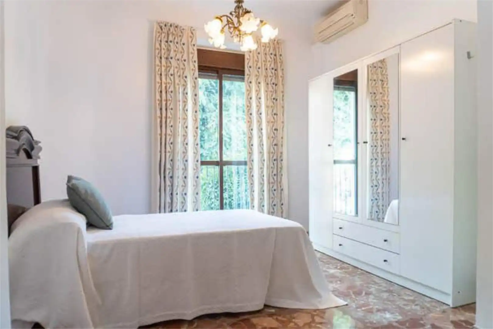 Piso de alquiler en Barrio León Habitación de Piso de alquiler en Sevilla Capital con Terraza