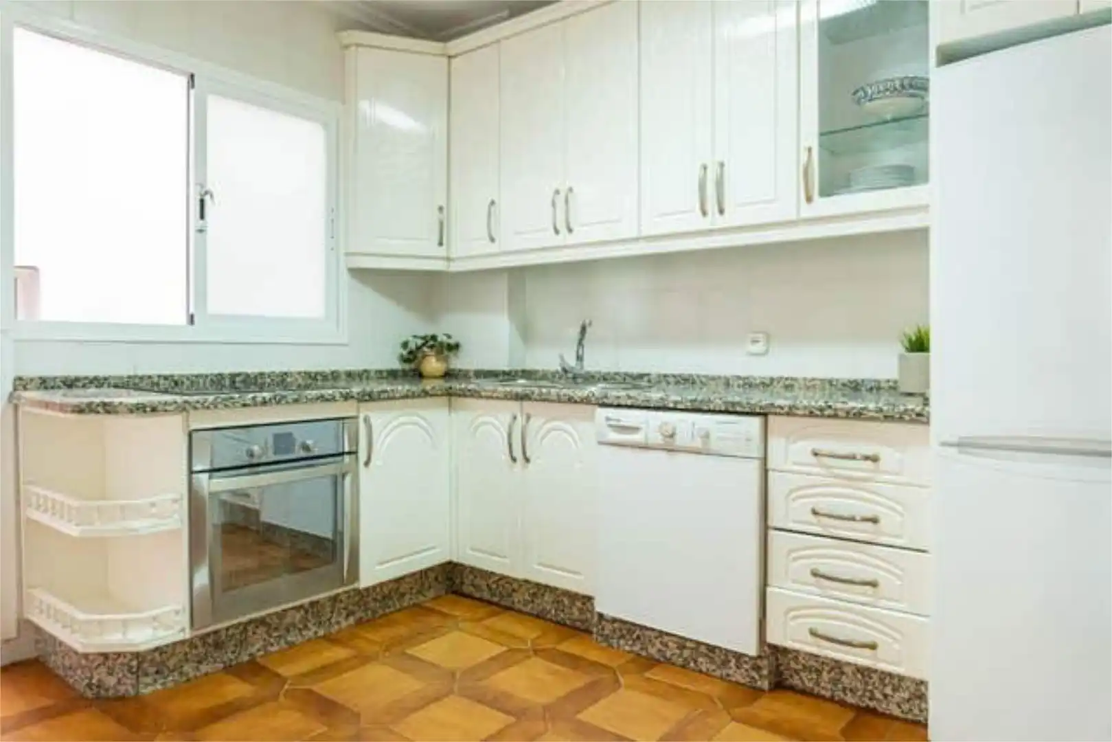 Piso de alquiler en Barrio León Cocina de Piso de alquiler en Sevilla Capital con Terraza