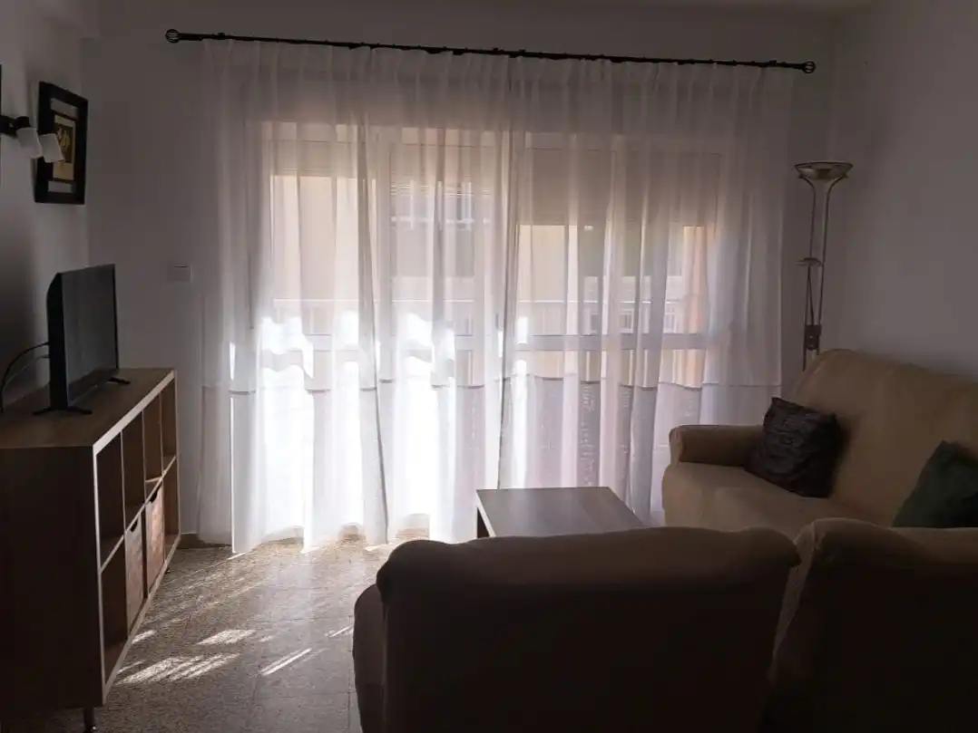 Pis de lloguer a Calle Zurbarán, 3, Paseo Marítimo - San José - La Laguna Sala d'estar de Pis de lloguer en Cádiz amb Moblat i Balcó