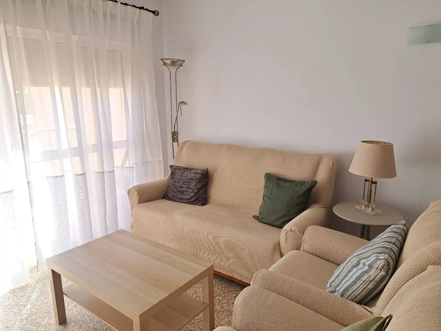 Pis de lloguer a Calle Zurbarán, 3, Paseo Marítimo - San José - La Laguna Sala d'estar de Pis de lloguer en Cádiz amb Moblat i Balcó