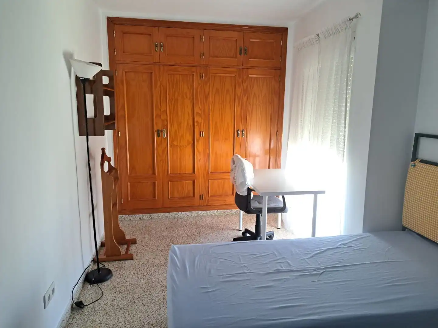 Pis de lloguer a Calle Zurbarán, 3, Paseo Marítimo - San José - La Laguna Dormitori de Pis de lloguer en Cádiz amb Moblat i Balcó