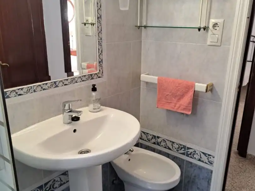 Pis de lloguer a Calle Zurbarán, 3, Paseo Marítimo - San José - La Laguna Bany de Pis de lloguer en Cádiz amb Moblat i Balcó