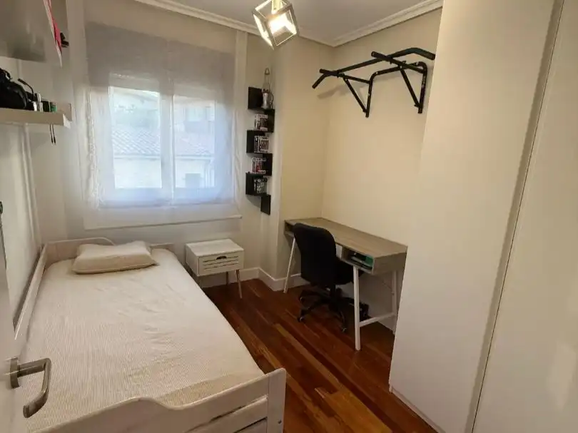 Schlafzimmer von Einfamilien-Reihenhaus zum Verkauf in Abanto y Ciérvana-Abanto Zierbena mit Terrasse und Balkon