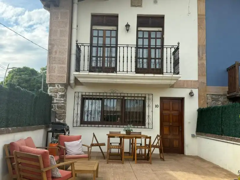 Terrasse von Einfamilien-Reihenhaus zum Verkauf in Abanto y Ciérvana-Abanto Zierbena mit Terrasse und Balkon