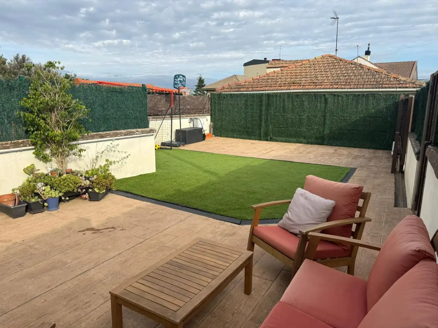 Terrasse von Einfamilien-Reihenhaus zum Verkauf in Abanto y Ciérvana-Abanto Zierbena mit Terrasse und Balkon