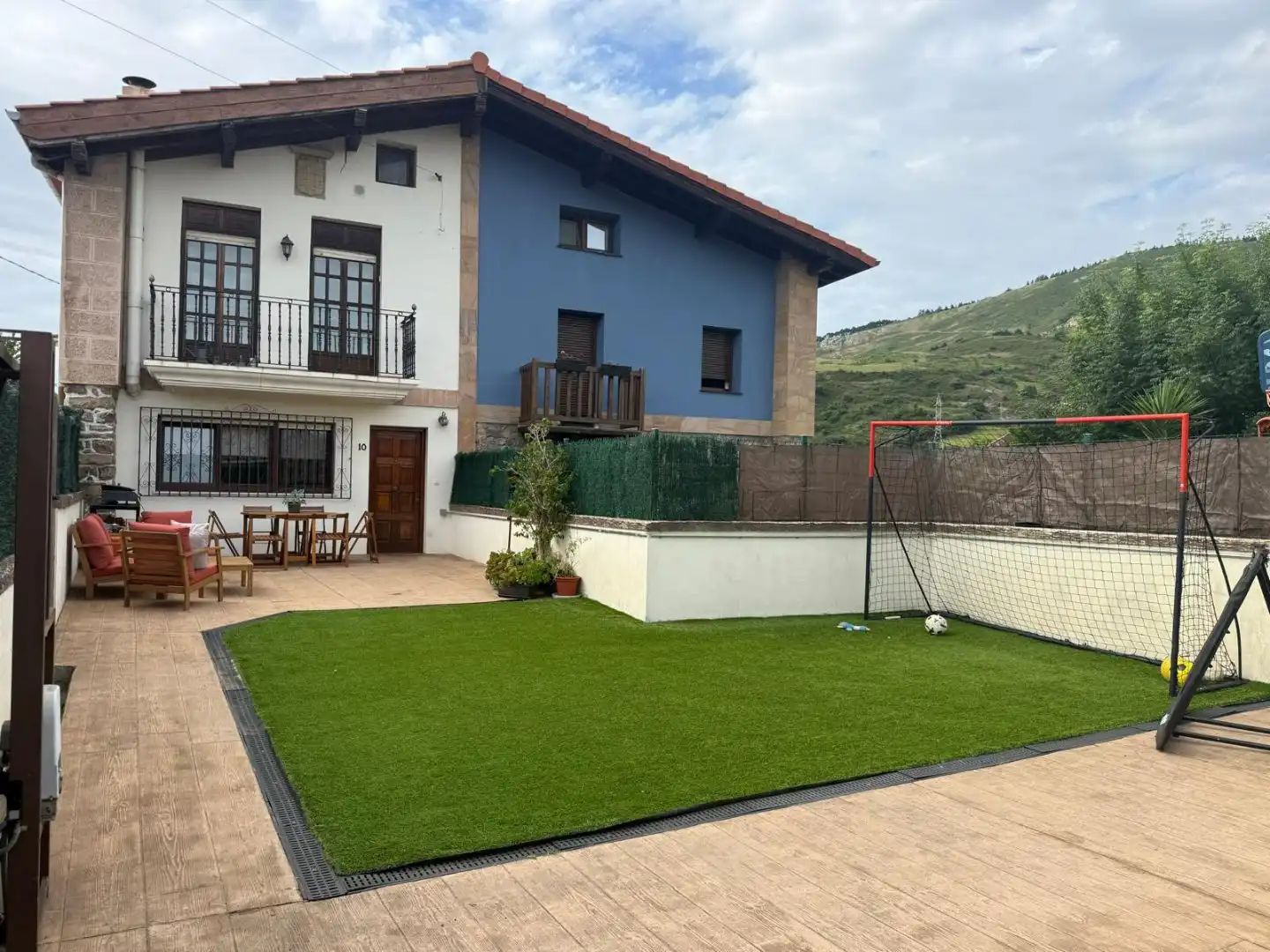 Garten von Einfamilien-Reihenhaus zum Verkauf in Abanto y Ciérvana-Abanto Zierbena mit Terrasse und Balkon