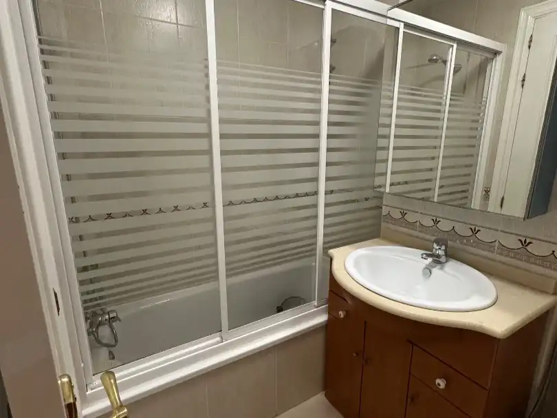 Bathroom of Flat for rent in  Santa Cruz de Tenerife Capital  with Air Conditioner and Balcony