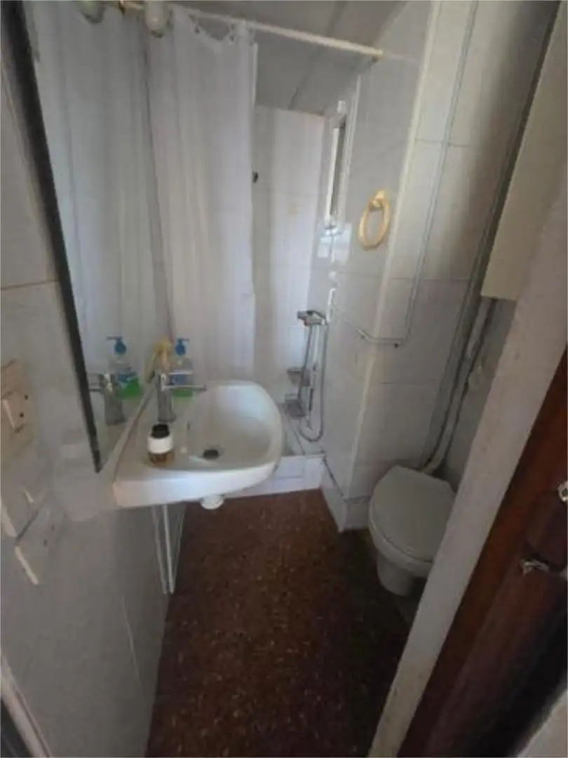 Study for rent in Santa Maria - Terra Nostra Bathroom of Study for rent in Montcada i Reixac with Terrace