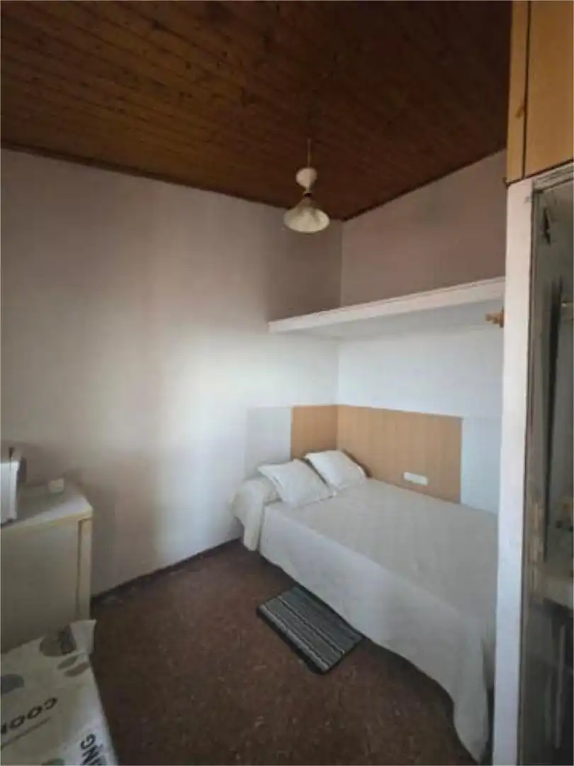 Study for rent in Santa Maria - Terra Nostra Bedroom of Study for rent in Montcada i Reixac with Terrace