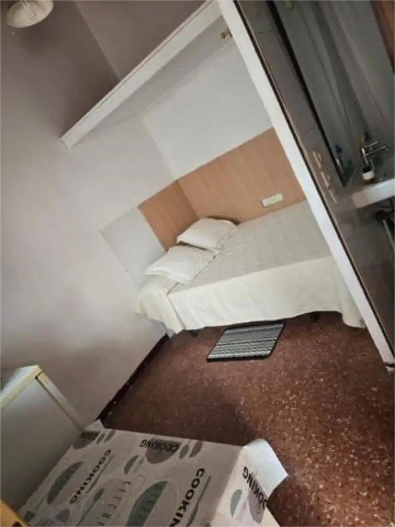 Study for rent in Santa Maria - Terra Nostra Bedroom of Study for rent in Montcada i Reixac with Terrace